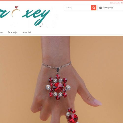 Długie wisiorki handmade